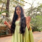 Adah Sharma Instagram - Gorilla ji has trouble choosing … help him please 🪲🦟🦗🤡 During mating the female praying mantis bites off the males head and then devours his corpse for nourishment… Wearing @anjanabohra_official 💆‍♀️ @snehal_uk 💃 @juhi.ali Makeup @adah_ki_radha #100yearsOfAdahSharma #adahsharma