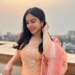 Adah Sharma Instagram - The first teacher was the student of who? 🤡🦍🦌🐞 Wearing @dimpleacharya_official 💆‍♀️ @snehal_uk #100YearsOfAdahSharma #adahsharma
