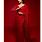 Aditi Ravi Instagram - ❤️❤️❤️ Mua @jo_makeup_artist ❤️ Costume @prakrithi_by_ramya Drapping @drapist_daira Earrings @alameen_fashion_jewels Studio @maxxocreative nail @nails_by_rakhi Assist @lumos.trouvailles Post production @brosincproductions #red #saree #instagram #indianwear