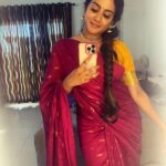 Aditi Ravi Instagram - yamunai aatriley🎶 saree : @maheswarirkrishnan 🫂 MUA : @sreegeshvasan_makeupartist 🫂 #instagram #saree💯