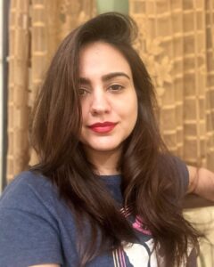 Aksha Pardasany Instagram - Recovering from Dengue. 
Put on some red lipstick to cheer myself up.
It worked 💋💄

Make up | Red Lips