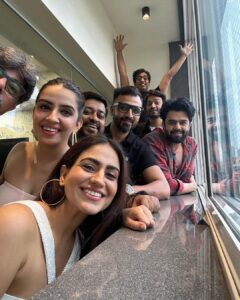 Aksha Pardasany Instagram - Hum sab ki taraf se Shukriya ❤️
Rafuchakkar all episodes streaming on @officialjiocinema !

@manieshpaul @aakashdahiya002 @shirin_sewani @officialsushantsingh @ritams18 @arjunsbaran @kartiknishandar @vikramkochhar 
@tejkarran @miiteshjethvva @himanichauhan 
Missed you @priyabapat 

#series #Rafuchakkar #rafuchakkaronjiocinema