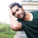 Akshay Oberoi Instagram - Balcony brooding #Monday #MondayMood