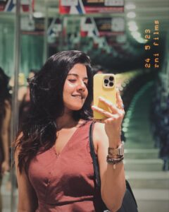 Akshaya Udayakumar Instagram - Hey BANGLORE !🚊🤎