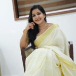 Alphy Panjikaran Instagram - Be Happy 🤗🤗 Life is a balance of holding on and letting go @rahulphotoshoot 📸 #onam #neverending #celebrations #loveyourself #saree #love #happy #instagram #instadaily