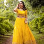 Ameya Mathew Instagram - ഒരു മഴയെത്തും മുൻപത്തെ Haldi ഫോട്ടോഷൂട്ട്…!😋😁💛✨ . Outfit designed by @revathyjayanbabu 💫 Photography @arjunsoorajj MUA @mua_devu_nair_ #picoftheday #justaphotoshoot Trivandrum, India