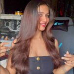 Anaika Soti Instagram - A quick hair styling routine before i head out Products used- Serum- Kerastase Heat protectant- Olaplex no.7 bonding oil :) #beautyvideo #lifestyle #hair #blowout #fashion #trending #makeup #beautyreels #viralreels