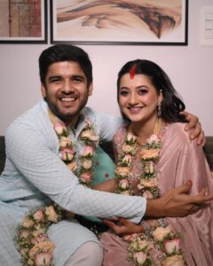 Anamika Chakraborty Instagram - To new beginnings, to us! 
We made it. 🥂 ❤️

28.06.2023 🧿 

Makeup @ig_baishakhi 

Captured by @abhisheksrivastavafilms @james_suraj_barwa  @suvro_adhikary @i_m_d810 

Decor by @calendar_events_official