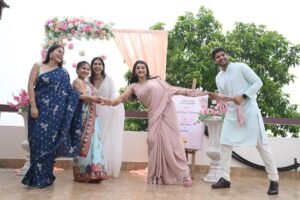 Anamika Chakraborty Instagram - No one can replace you guys! No one! 
Thank you for making our day so special , each one of you! My friends ,  my family! Love you all! ❤️ 

@anujakarmakar @jagritisingh21 @supriya_vii @ravishaw13 @pratapud