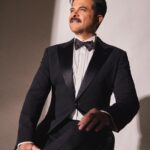 Anil Kapoor Instagram - Cool, confident & commanding! #tiffready #ThankYouForComing 📸 : @sheldon.santos Stylist: @saloniparekh__ Makeup Artist: @deepakchauhanartist Hairstylist: @raskarjaipal @whynot_byzeeba @tiff_net #tiff23 Roy Thomson Hall