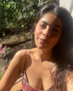 Anisha Victor Instagram - Seasons greetings to you all ⭐️ 
A tropical Christmas Lunch 🥗 in sunny Goa made by the sweetest Goan lady and relished by this mini college reunion #impromptulunch #goanchristmas #seasonsgreetings #aboutyesterday 🎄