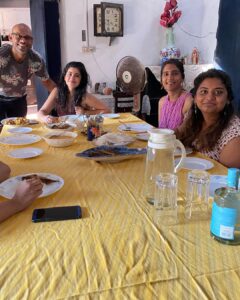 Anisha Victor Instagram - Seasons greetings to you all ⭐️ 
A tropical Christmas Lunch 🥗 in sunny Goa made by the sweetest Goan lady and relished by this mini college reunion #impromptulunch #goanchristmas #seasonsgreetings #aboutyesterday 🎄