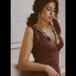 Anisha Victor Instagram - 🍩 📷 & styled by- @sonamdoesmakeup Make up- @sitalmakeup Wearing- @deme_love_ #portrait #phototshoot #fashionphotography #outdoor #southbombay