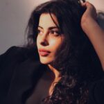 Anisha Victor Instagram - Keep your face always toward the sunshine and shadows will fall behind you. ☀️ . . In @zara jacket 📷 @catswhisker #WaltWhitman #quotestoliveby #midweek #homestudio #sunlight #zaraindia