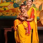 Anusree Instagram - ധർമ്മ സംസ്ഥാപനത്തിനായി ഭഗവാൻ ശ്രീകൃ്ണൻ ഭൂമിയിൽ അവതരിച്ച ദിനമാണ് അഷ്ടമി രോഹിണി.. എല്ലാ സംസാര സമസ്യകൾക്കും ഒരു മുളന്തണ്ടു കൊണ്ട് പരിഹാരം കണ്ടെത്തിയ അമ്പാടി കണ്ണൻ്റെ പിറന്നാൾ ആഘോഷിക്കാൻ എല്ലാ ഗോപന്മാരും ഗോപികമാരും ഗോകുലവും ഒരുങ്ങി കഴിഞ്ഞു...🙏🙏 ഏവർക്കും ഹൃദയം നിറഞ്ഞ ശ്രീ കൃഷ്ണ ജയന്തി ആശസകൾ!!🙏🙏 Photo @pranavcsubash_photography MaH @pinkyvisal Stylist @sabarinathk_ Blouse designed by @vasudevan.arun Personal assistant @nidhinmaniyan Location @kunnathurmanaheritage Edit @retouch_by_arun Special thanks @anoobmurali_luv @athiraanoob_luv @mahesh_bhai @ajingsam ❤️🥰 #sreekrishnajayanthi #raadhekrishna