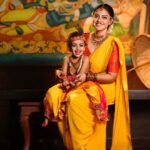 Anusree Instagram - ധർമ്മ സംസ്ഥാപനത്തിനായി ഭഗവാൻ ശ്രീകൃ്ണൻ ഭൂമിയിൽ അവതരിച്ച ദിനമാണ് അഷ്ടമി രോഹിണി.. എല്ലാ സംസാര സമസ്യകൾക്കും ഒരു മുളന്തണ്ടു കൊണ്ട് പരിഹാരം കണ്ടെത്തിയ അമ്പാടി കണ്ണൻ്റെ പിറന്നാൾ ആഘോഷിക്കാൻ എല്ലാ ഗോപന്മാരും ഗോപികമാരും ഗോകുലവും ഒരുങ്ങി കഴിഞ്ഞു...🙏🙏 ഏവർക്കും ഹൃദയം നിറഞ്ഞ ശ്രീ കൃഷ്ണ ജയന്തി ആശസകൾ!!🙏🙏 Photo @pranavcsubash_photography MaH @pinkyvisal Stylist @sabarinathk_ Blouse designed by @vasudevan.arun Personal assistant @nidhinmaniyan Location @kunnathurmanaheritage Edit @retouch_by_arun Special thanks @anoobmurali_luv @athiraanoob_luv @mahesh_bhai @ajingsam ❤️🥰 #sreekrishnajayanthi #raadhekrishna