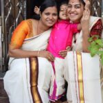 Anusree Instagram - The Best ഓണം... The Best ഓണക്കോടി ❤️ The Best സദ്യ... EVER..... @athiraanoob_luv @ananthanarayanan_luv #onam #todayspic #thiruvonam #family #love #closetomyheart Ponnolq 📷 @mahesh_bhai