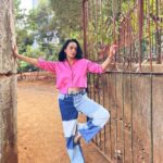 Apoorva Arora Instagram - When you have a photoshoot at 3 and yoga class at 4 Or a desperate need to cover up your lack of poses using done to death jokes