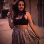 Apoorva Arora Instagram - Hey, (with the intention of) tum kitaab padhna, main tumhe padhunga 📸- @tusharmahajanofficial