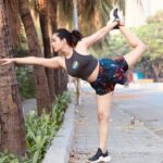 Apoorva Arora Instagram – *insert a random fitness quote* 

Sima from Mumbai, kidhar ho? 

📸- @ajaypatilphotography 
🧘‍♀️- @pallavikedia_yoga