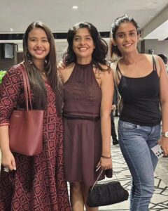 Archana Kavi Instagram - Clearly I don't know where the camera is... @teamnaach was in Kochi!!!! It was super fun connecting with you again @bhaiyajiismile, we should do this often. And @nicoleconcessao how do you make people feel so comfortable and warm. ❤️ it didn't feel like I was meeting you for the first time. Please come back, kochi needs some dance magic soonnn...