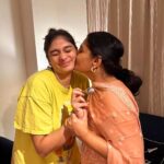 Asha Sharath Instagram - Thank you all for the wonderful wishes💖. I celebrated my bday with my Canada family and had a great time 💛💚