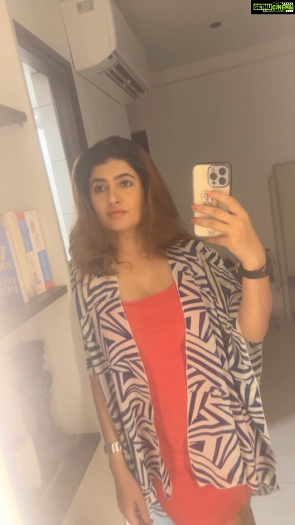 Ashima Narwal Instagram - Blue turns Red! Love Ashima 💋