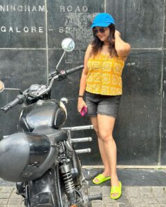 Aswathy Sreekanth Instagram - Being happy never goes out of style 😎