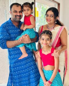 Aswathy Sreekanth Instagram - Fam ❣️