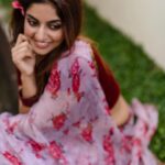 Athmiya Instagram - She’s soft ,like the clouds , but never meek or weak. There’s shade and soft rain, but also lightning and thunder. -Suhaib Rumi 🤍 Palachuvadu