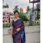 Bidita Bag Instagram - একলা চলো রে times when you have gotten disillusioned or being questioned, times when you found yourself alone on the path to your dreams Have these words encouraged and motivated you ; urged you to follow your dreams, irrespective of who is with you ? From our childhood to now this song has given courage to many.. to keep walking on the path they find true to the heart! Saree: @forsarees Photo: Daddy Bag #saree #sareelove #blockprint #eklachalore #rabindrasangeet #makeinindia #vocalforlocal #sustainablefashion #forsarees