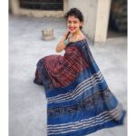 Bidita Bag Instagram - একলা চলো রে times when you have gotten disillusioned or being questioned, times when you found yourself alone on the path to your dreams Have these words encouraged and motivated you ; urged you to follow your dreams, irrespective of who is with you ? From our childhood to now this song has given courage to many.. to keep walking on the path they find true to the heart! Saree: @forsarees Photo: Daddy Bag #saree #sareelove #blockprint #eklachalore #rabindrasangeet #makeinindia #vocalforlocal #sustainablefashion #forsarees