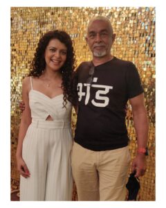 Bidita Bag Instagram - Director with coolest t-shirts
😎 @ghoshshashanka ❣️
1)भंड- Buffon
2) I am not angry. This is just my face 😏
BTS #PlanAPlanB #Netflix