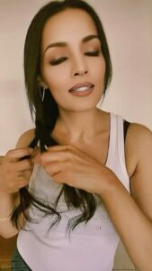 Celina Jaitly Instagram - Big time into #arabic &  #azerbaijan music..are you?? 

#celinajaitly #celina #celinajaitley #bollywood #missindia #missuniverse #groove #trending