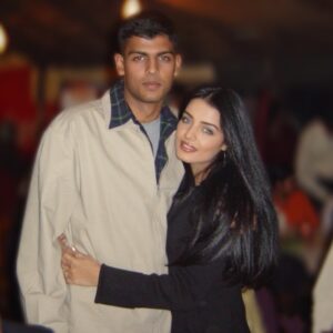 Celina Jaitly Instagram - Meet the Indian equivalent of Ross & Monica. Indian Ross is not a palaeontologist but a Special forces officer he fossilised & excavated any enemy of India with great pride 😁 and we are big fans of writing to each other and against each other to Mom .. 18 pages ( FRONT & BACK)… 

Me and my first baby… my brother @supertrooperjets recreating a situation of how we look “before” dad received his Mess bill ( only fauji/army kids will understand 😁) because after that we are in a “Mess” ( only fauji kids will understand 😂)!! Ps: this is our song …. 🤣

#armybrats #armysiblings #indianarmy #parasf #specialforces #celina #celinajaitly #celinajaitley #bollywood #friends #rossandmonica 

@_schwim_ @courteneycoxofficial