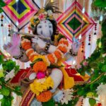 Charu Asopa Instagram - Revealing my bappa’s face 🙏❤️🧿
