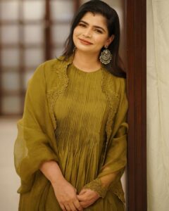 Chinmayi Instagram - For my recent show at @jipmerspandan

Outfit @labelshireenshahana
Jewellery @rimliboutique

Styling @themisvanessa
HMU @stylefixbeauty

Photography @sam_k_simon @dream_warrior_333 for @donvaliyavelicham

#chinmayisripada #chinmayi #jipmer #spandan #concert #shireenshahana #rimli