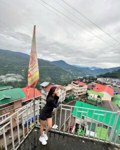 Daisy Shah Instagram - In Pahadon mein 🎶
.
.
.
#sikkim #natureatitsbest #serenity