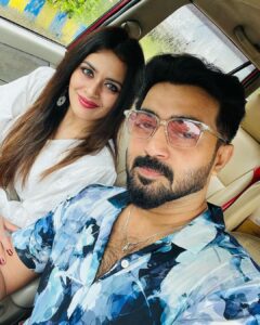 Dhanya Mary Varghese Instagram - ❤️❤️ G’s Mobile Gallery inaguration
 
#johnjacob #dhanyamaryvarghese #actress #lifewithjod #malayalammovies #dancers #dancelovers