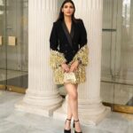 Diana Penty Instagram - Fresh off the runway, baby! Georges Chakra, thank you for having me 🤗 @lenskart Outfit: @georgeschakraofficial Bag: @aispi.co Styling: @namitaalexander Glam: @shraddhamishra8 Photos: @shakeelbinafzal Production: @fetch_india