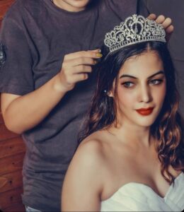 Diksha Panth Instagram - Looks like my Prince Charming lost his way and is too stubborn to ask for the directions😣 #love #peace  #loyalty #berealbetrue #instagram #follow  #followers #deekshapanth 

PC : @hemanth_kumanan 
MUA : @maaryadoesmakeup