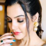 Diksha Panth Instagram - Keep putting out good. It will come back to you tenfold in unexpected ways♥️ MUA : @glossy_touchh Hair : @jawedhabibkanuru #love #peace #loyalty #berealbetrue #deekshapanth