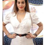 Diksha Panth Instagram - Be like a diamond, precious and rare🥰 not like a stone found everywhere! Jewellery : @divajewelsmumbai Event : @marksmediacommunications Park Hyatt Hyderabad
