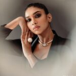 Dushara Vijayan Instagram - Shot by : @thememoryboat and team Makeup Artist : @renuka_mua Hair stylist : @puii_c_ammy Assistance : @prasanthpowar #styleinspo #style #fashion #black #sassy #whatiwear #stylestatement