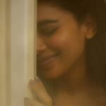 Dushara Vijayan Instagram - Shot by : @digiframezphotography @digiframez_fashion @sabareesh_appu @kris_clicker Assistance : @bossu_iz_kiddoo @___mr__uni_que___ @prasanthpowar #casual #yellow #eyes #raw #video #reels #reelsinstagram #expression #candid