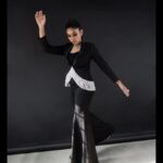 Dushara Vijayan Instagram - Shot by : @thememoryboat and team Makeup Artist : @renuka_mua Hair stylist : @puii_c_ammy Assistance : @prasanthpowar #styleinspo #style #fashion #black #sassy #whatiwear #stylestatement
