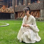 Elli AvrRam Instagram - For the love of Flowers and Serenity🍃🌸 Thank you Pahalgam. #traveldiaries #pahalgam #kashmir #heavenonearth #paradise #serenity #india #thankyou #elliavrram #yourstruly #indiawithelli Pahalgam Kashmir