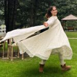 Elli AvrRam Instagram - For the love of Flowers and Serenity🍃🌸 Thank you Pahalgam. #traveldiaries #pahalgam #kashmir #heavenonearth #paradise #serenity #india #thankyou #elliavrram #yourstruly #indiawithelli Pahalgam Kashmir