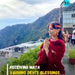 Elli AvrRam Instagram - #IndiaWithElli Swipe to read about my first-time experience at Mata Vaishno Devi trek😇🌸🙏 Watch full episode on @curly.tales Youtube Channel📣 . . My decision to trek 12 kilometers to the temple proved to be an extraordinary choice. India, undoubtedly, is a land where spirituality and wonder intertwine effortlessly. I am in awe of its profound depth and beauty. Stay tuned for more breathtaking destinations and immersive cultural experiences on 'India with Elli.' Together, let's embark on an unforgettable exploration of this incredible country! . . #VaishnoDevi #Trek #Jammu #Elli #elliavrram #yourstruly