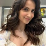 Elli AvrRam Instagram - Here’s to saying more YES! Ps. Currently shot something super fun☀️ My heart was literally saying woop woop💃🏻🕺🏻 (Cause it’s something I’ve dreamt of doing in real life, just that here I’ve been doing it in reel life) Eeeeeeee👀 #elliavrram #film #shooting #funtimes #keep #dreaming #working #manifesting #thankyou #god #krishna #love #yourstruly #yes Mumbai, Maharashtra
